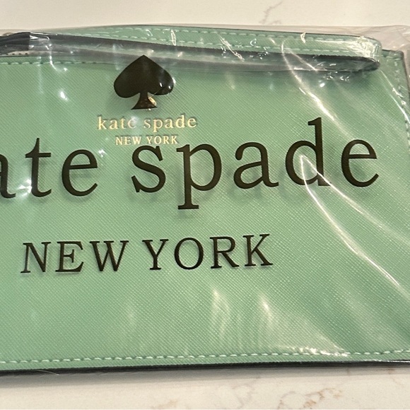 Kate Spade Light Green Clutch - NWT - Picture 2 of 8
